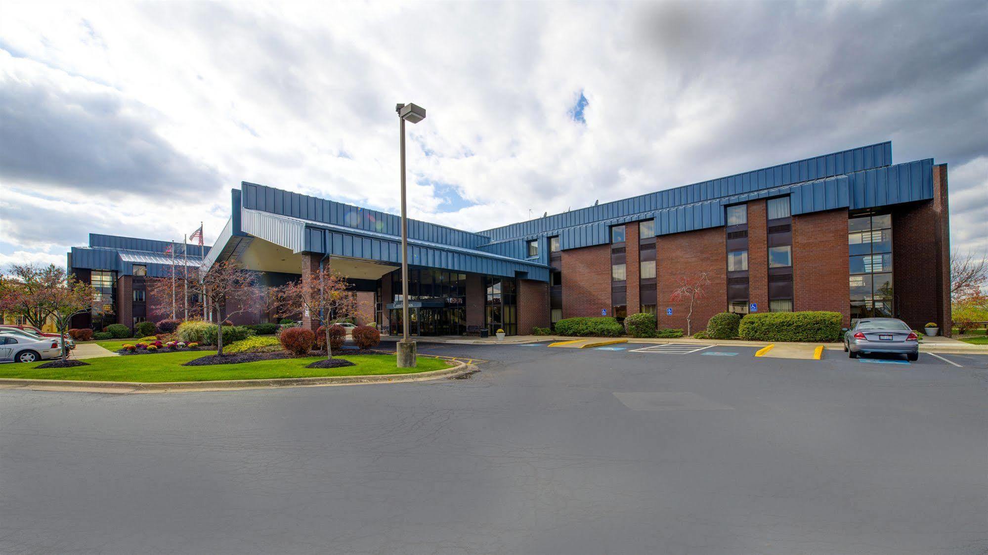 Comfort Inn - Hall Of Fame Canton Exterior photo